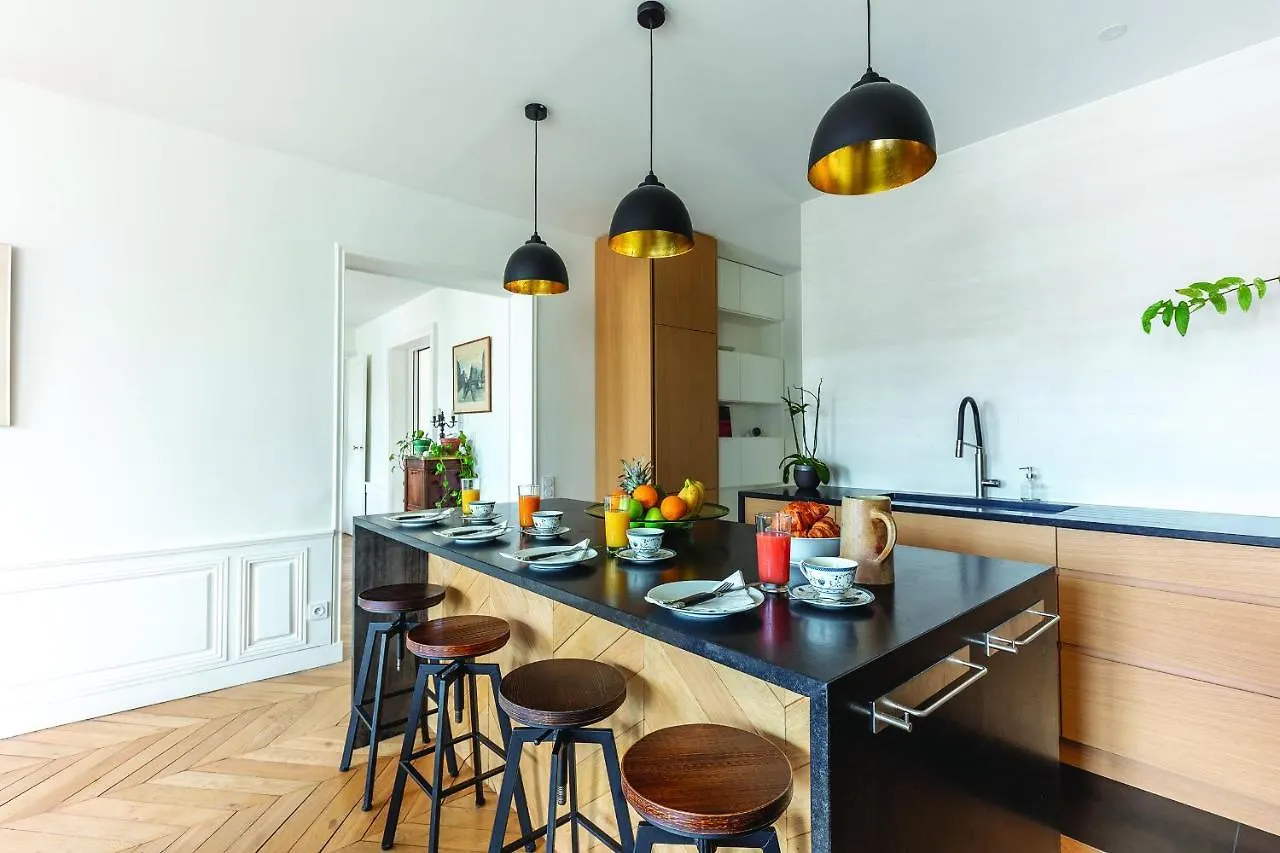 Historical - Odeon, Rive Gauche - 170 M2 Apartment